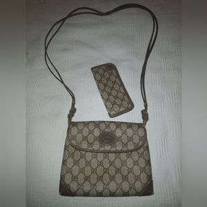 Vintage Gucci GG Beige Brown Coated Canvas Messenger Crossbody Bag sun glasses